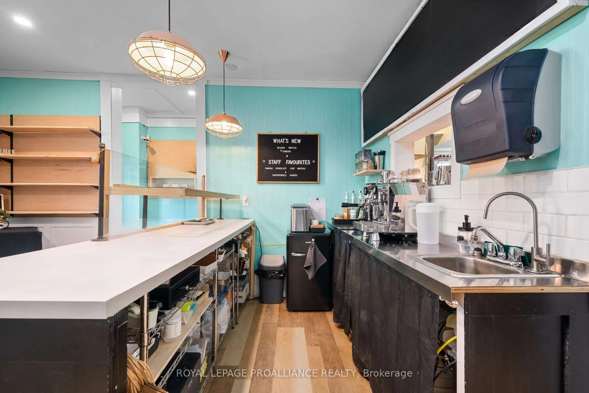 29 King Avenue E