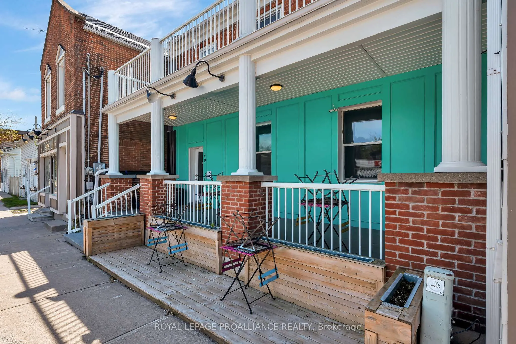 29 King Avenue E