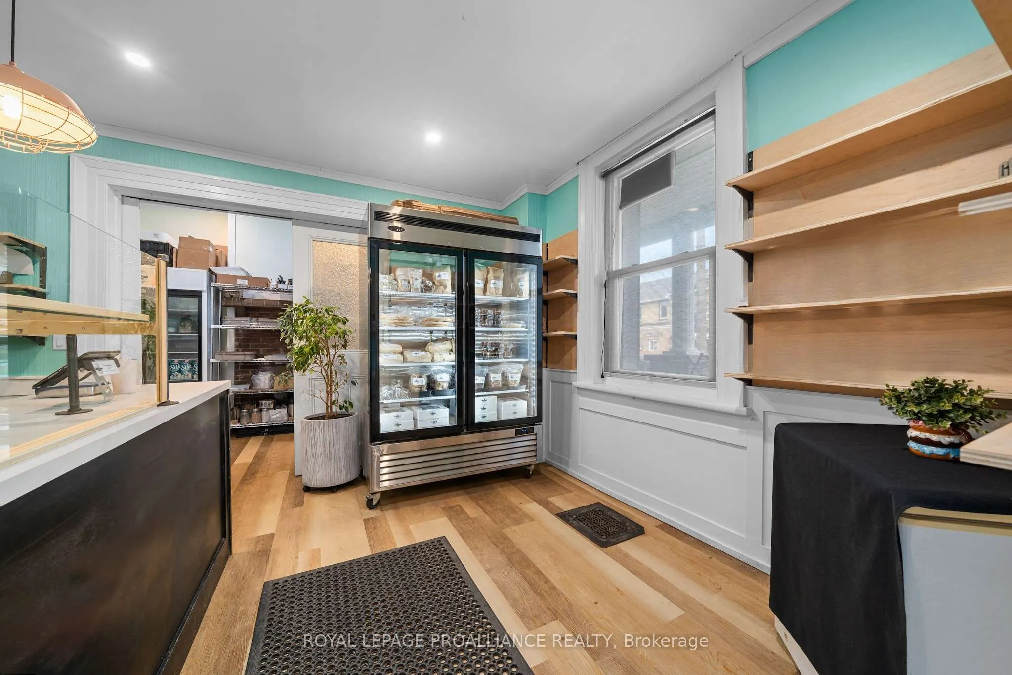 29 King Avenue E