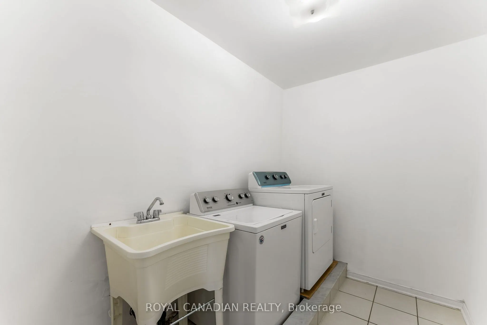 25 Brind-Sheridan Court