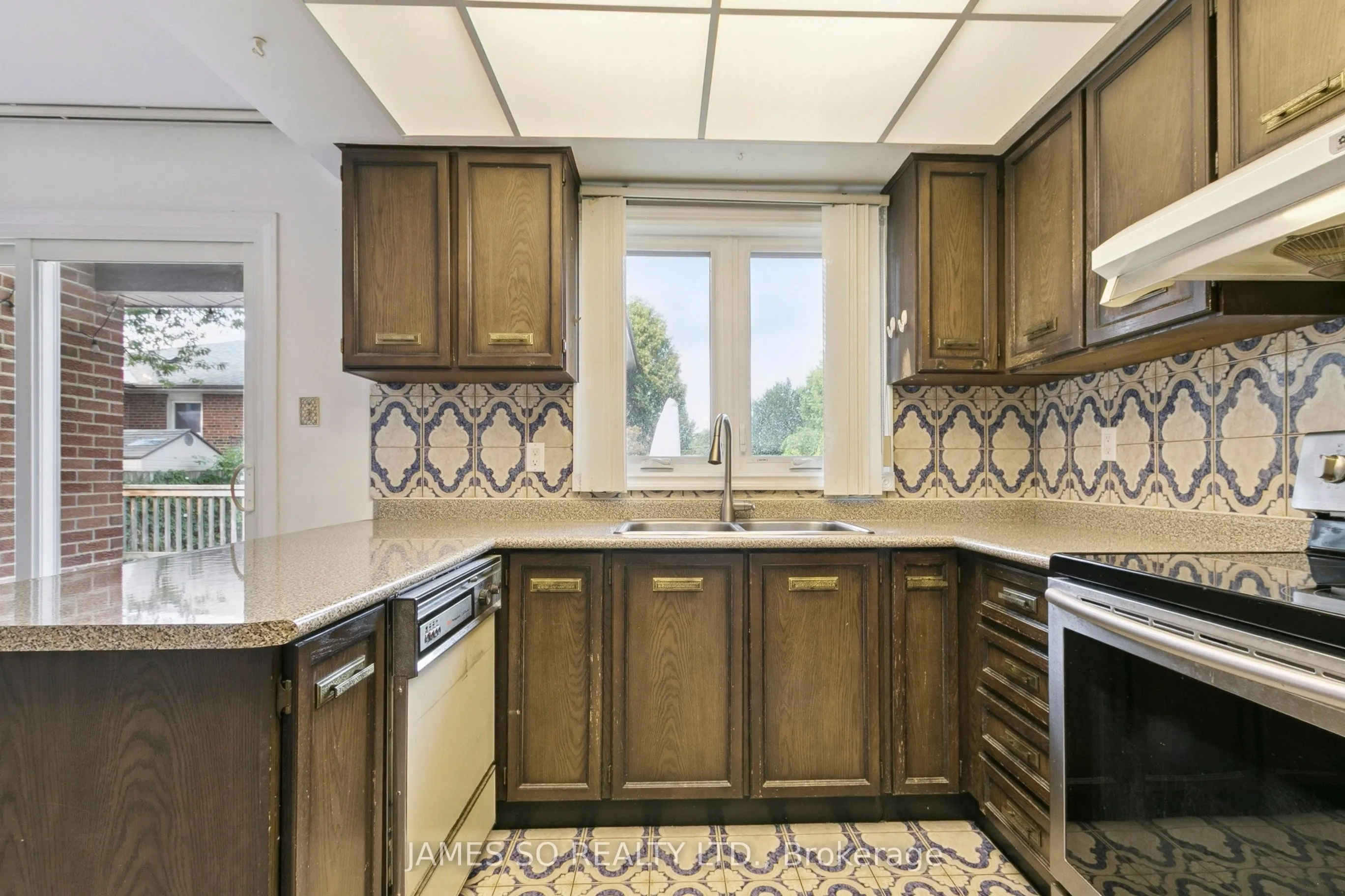 270 Huntsmill Boulevard