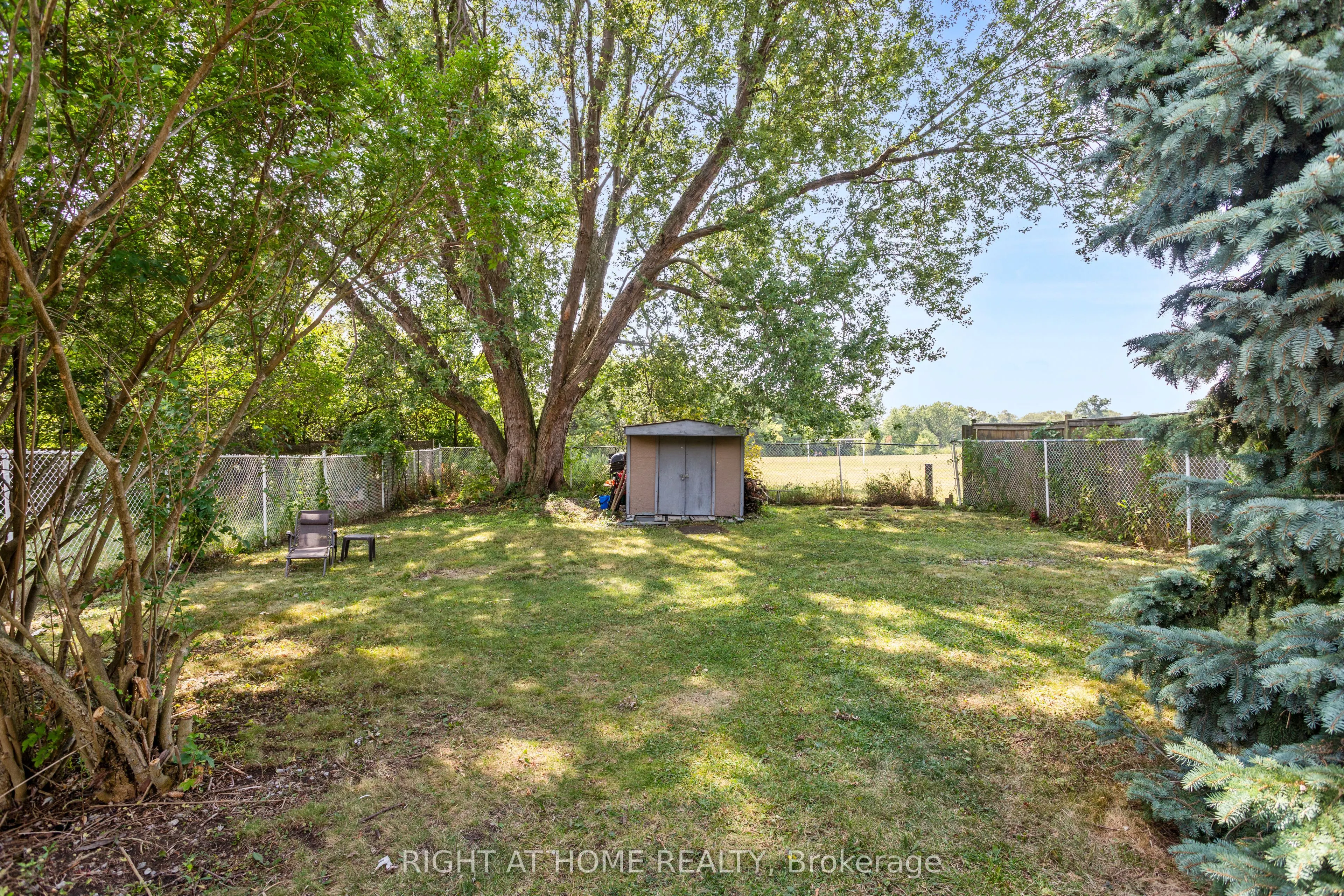 1398 Simcoe Street S