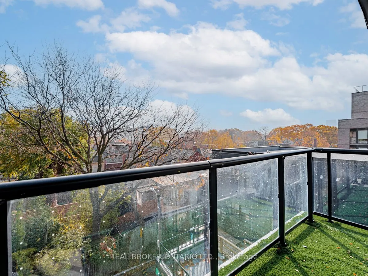 899 Queen Street E, #414