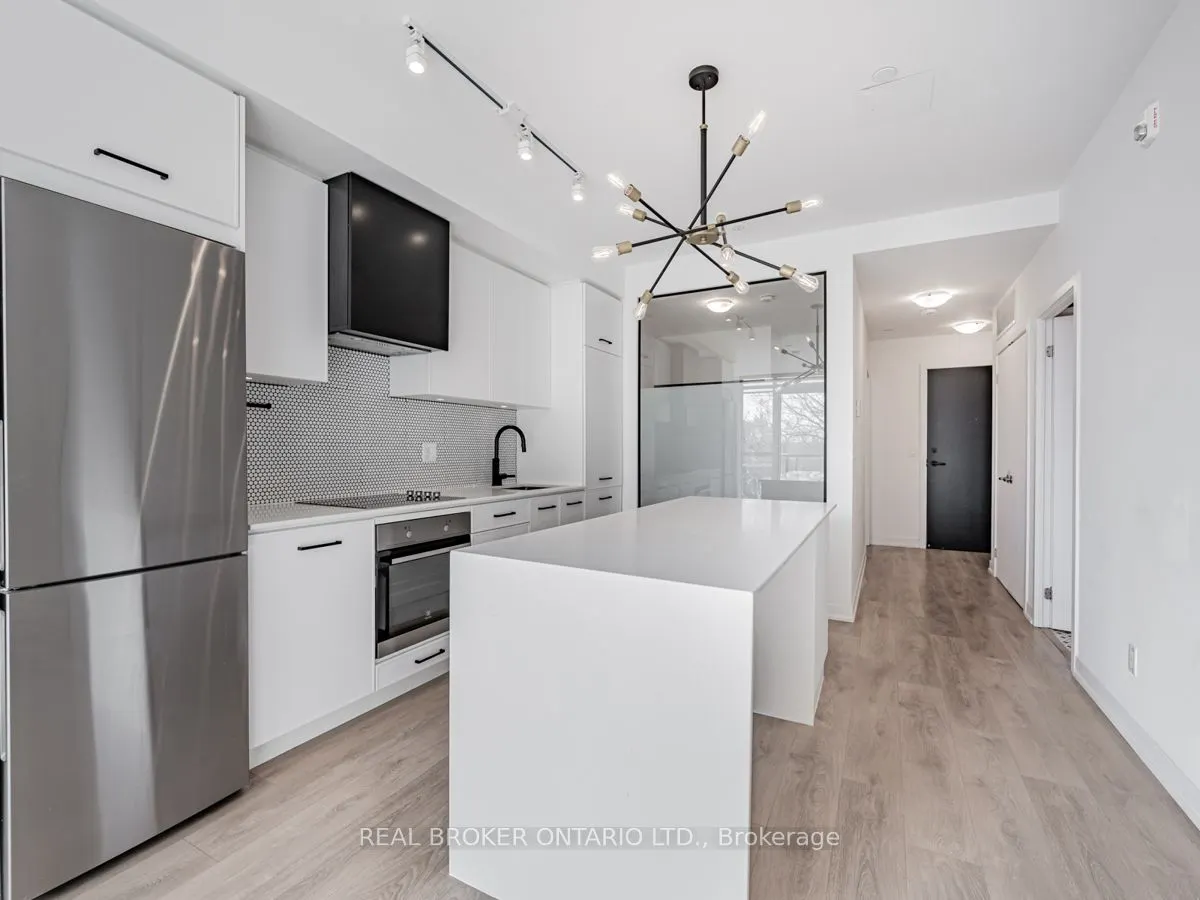 899 Queen Street E, #414