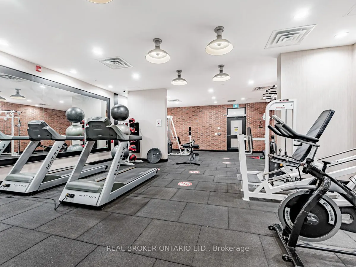 899 Queen Street E, #414
