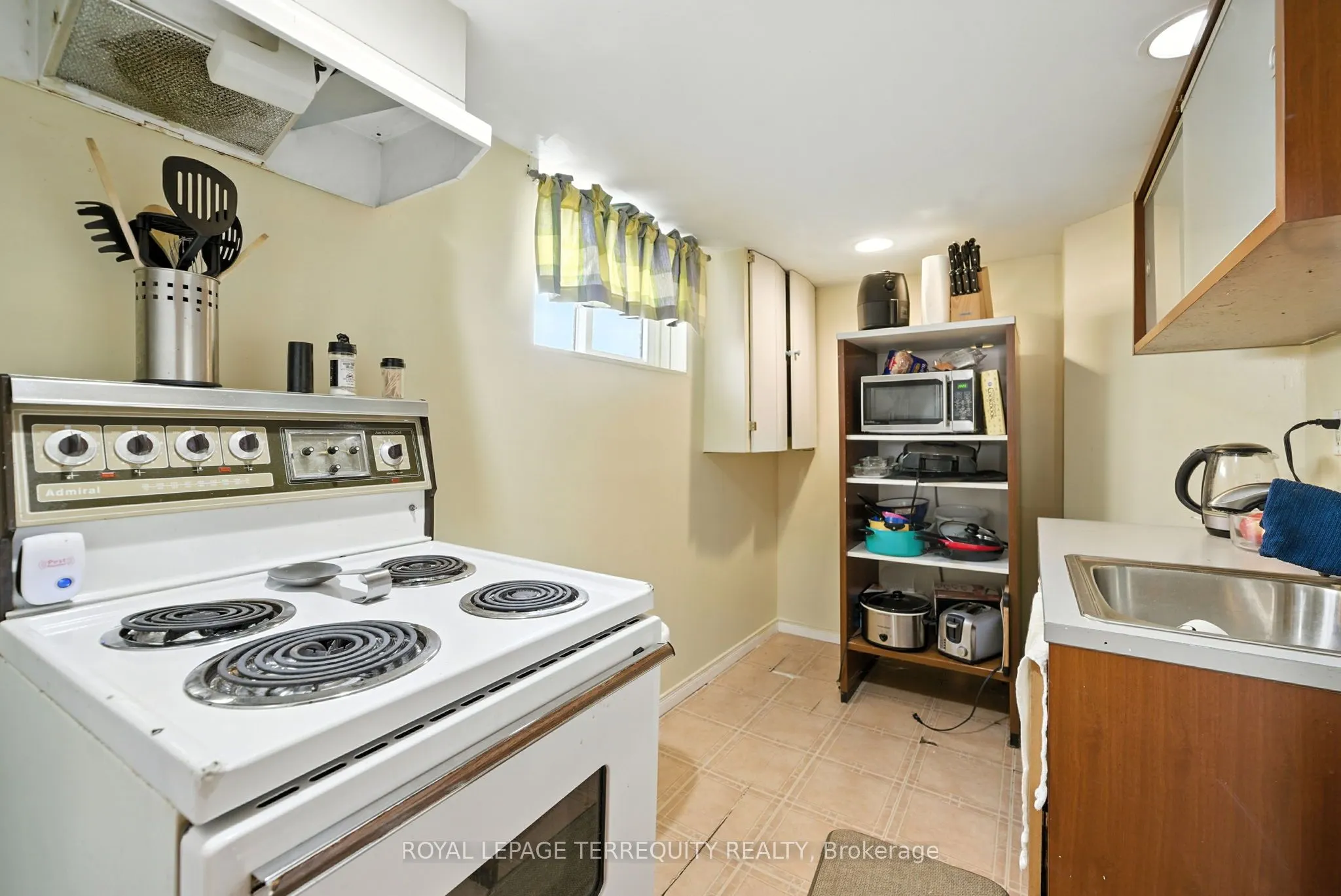 254 Cadillac Avenue S