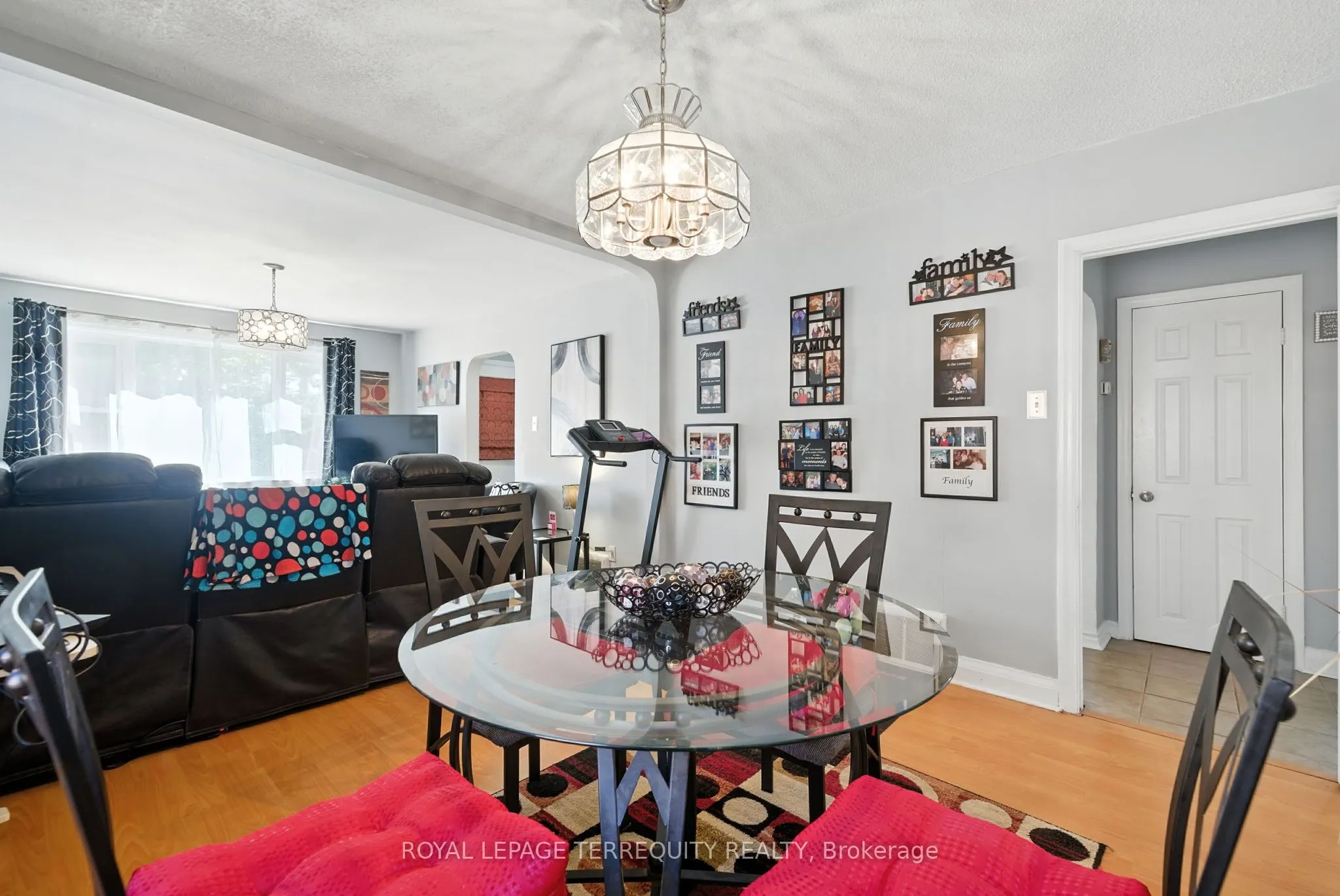 254 Cadillac Avenue S