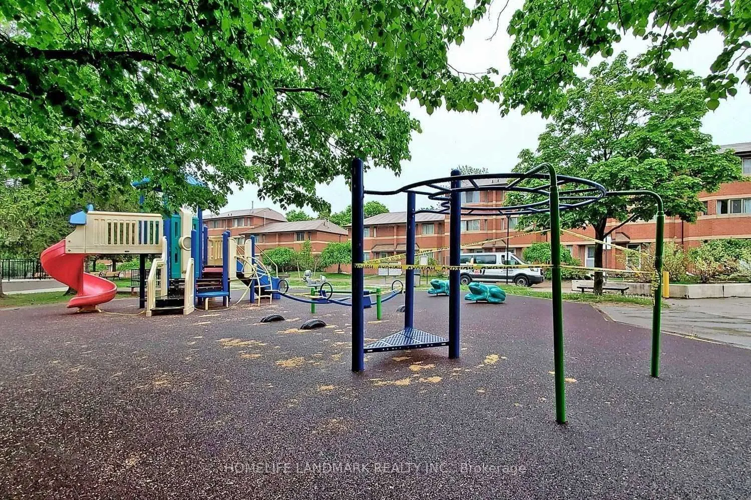 2460 Eglinton Avenue E, #901