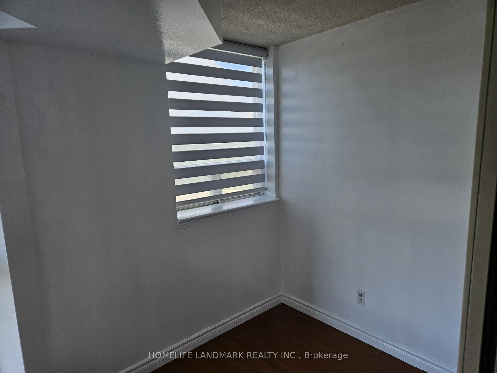 2460 Eglinton Avenue E, #901