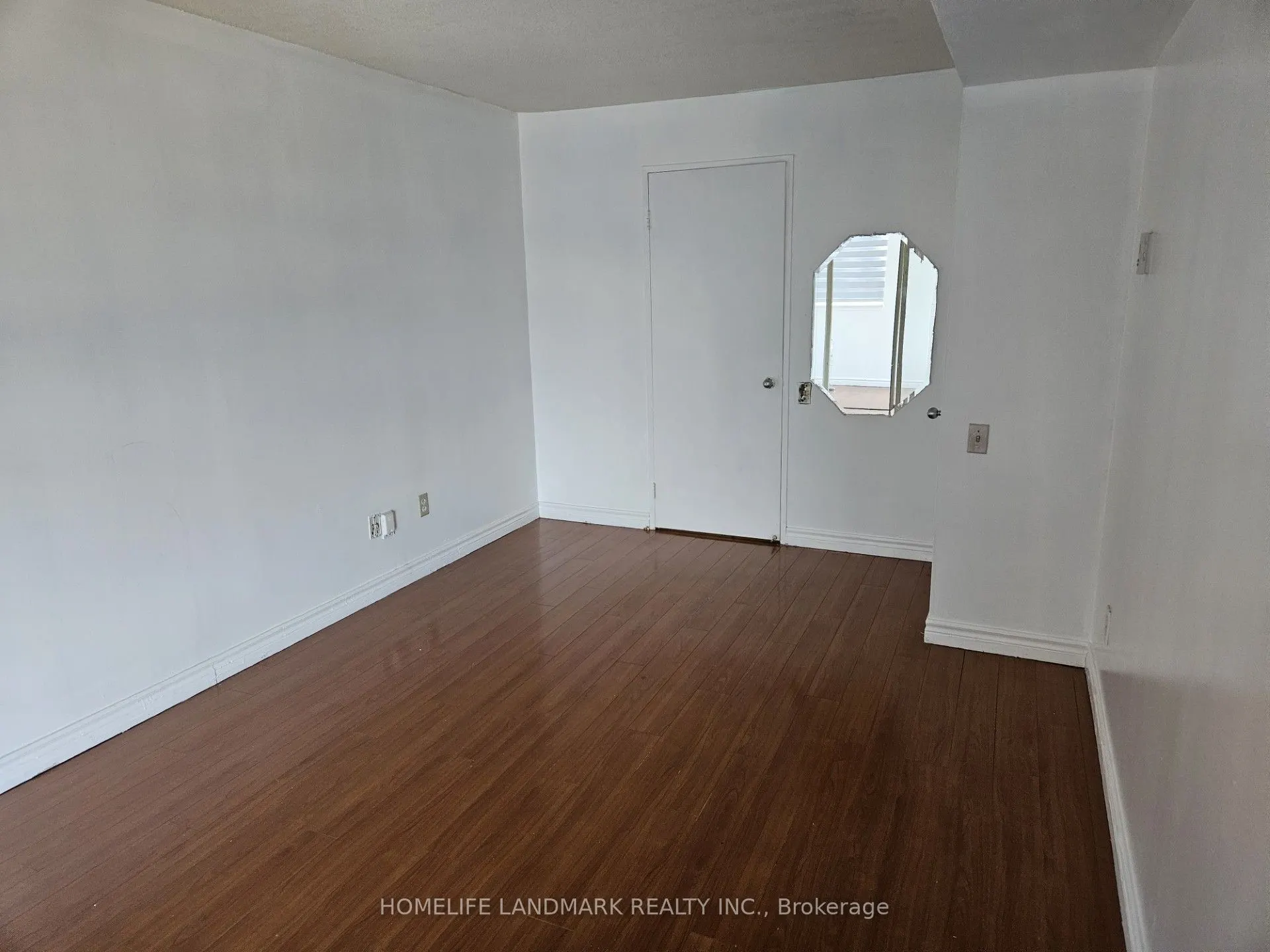 2460 Eglinton Avenue E, #901