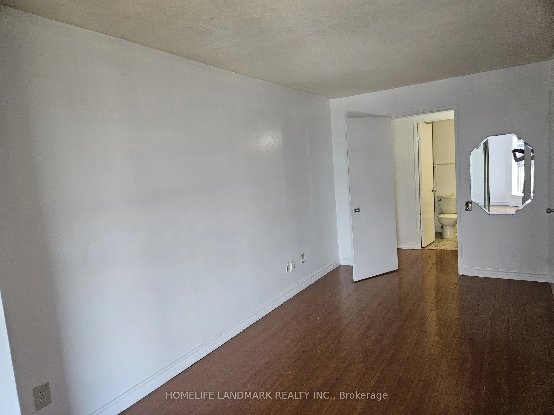2460 Eglinton Avenue E, #901