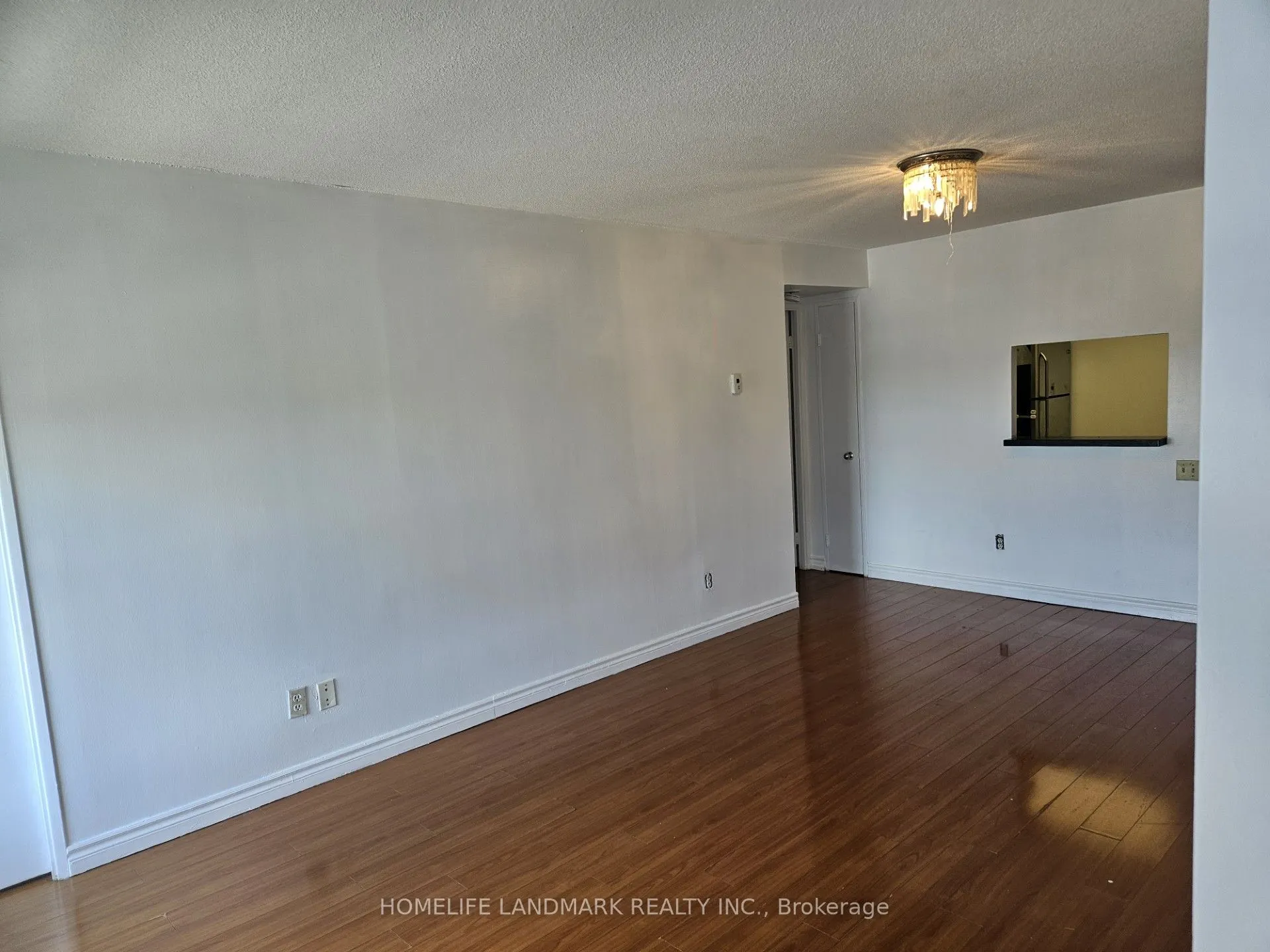 2460 Eglinton Avenue E, #901