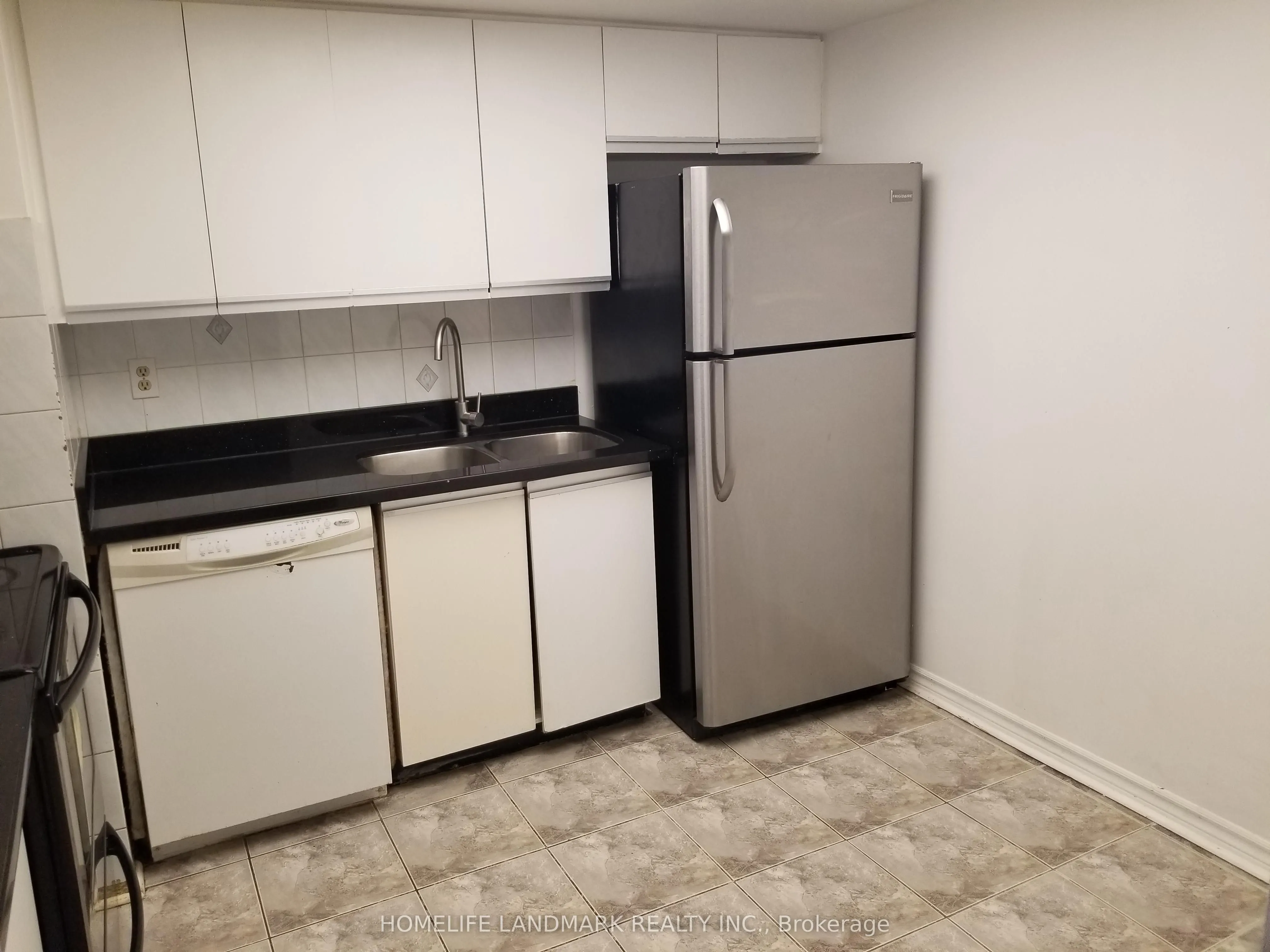 2460 Eglinton Avenue E, #901