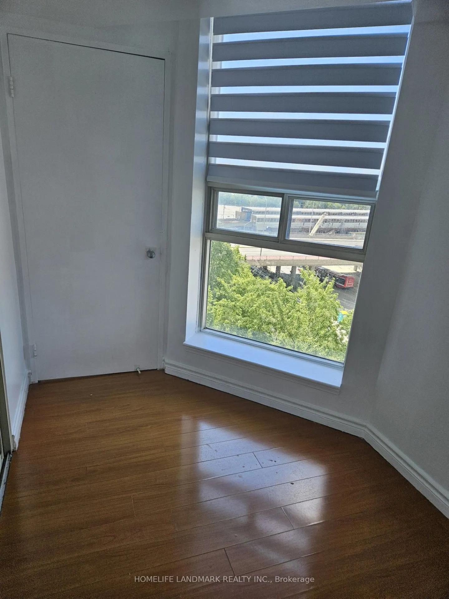 2460 Eglinton Avenue E, #901