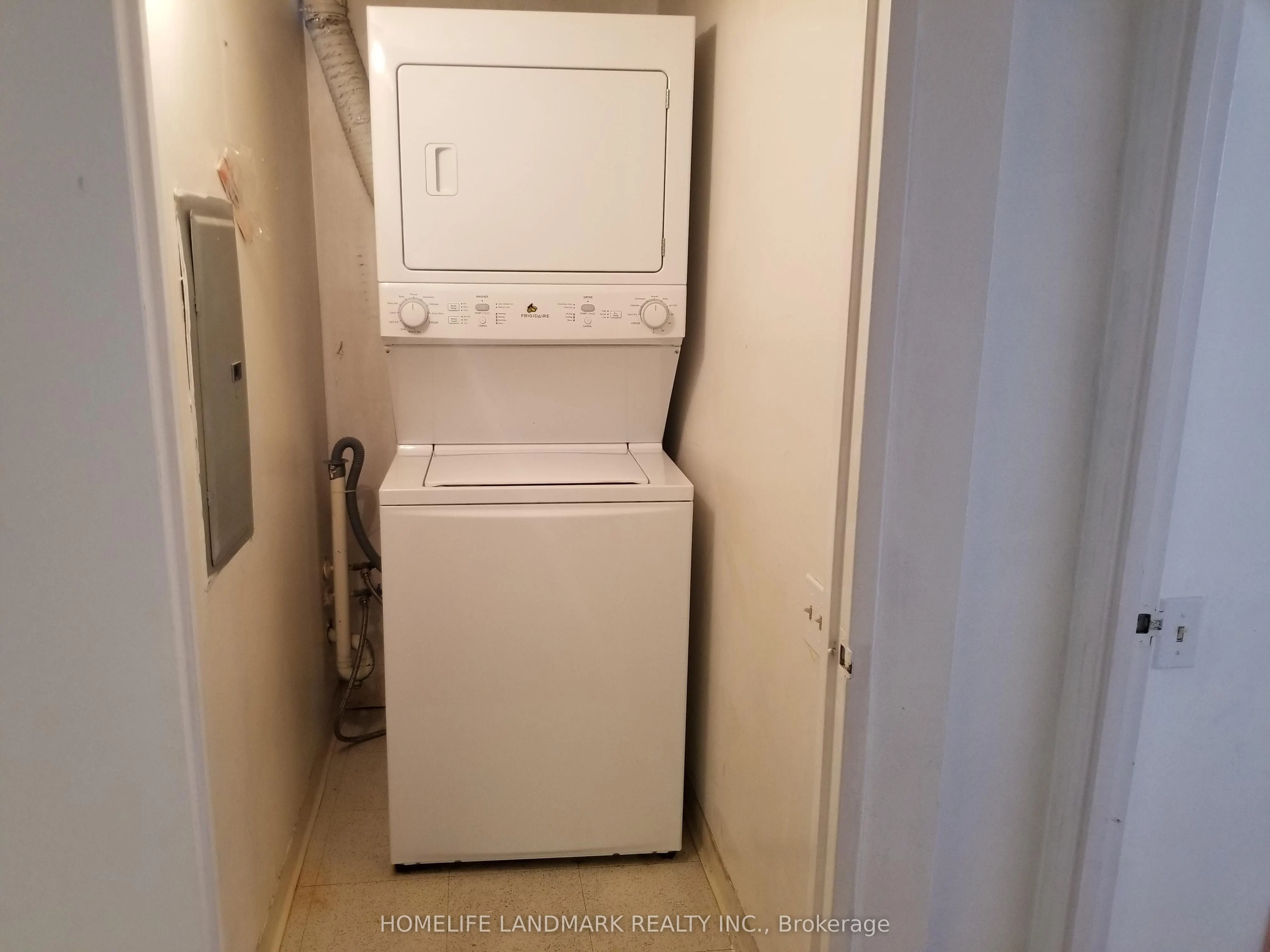 2460 Eglinton Avenue E, #901
