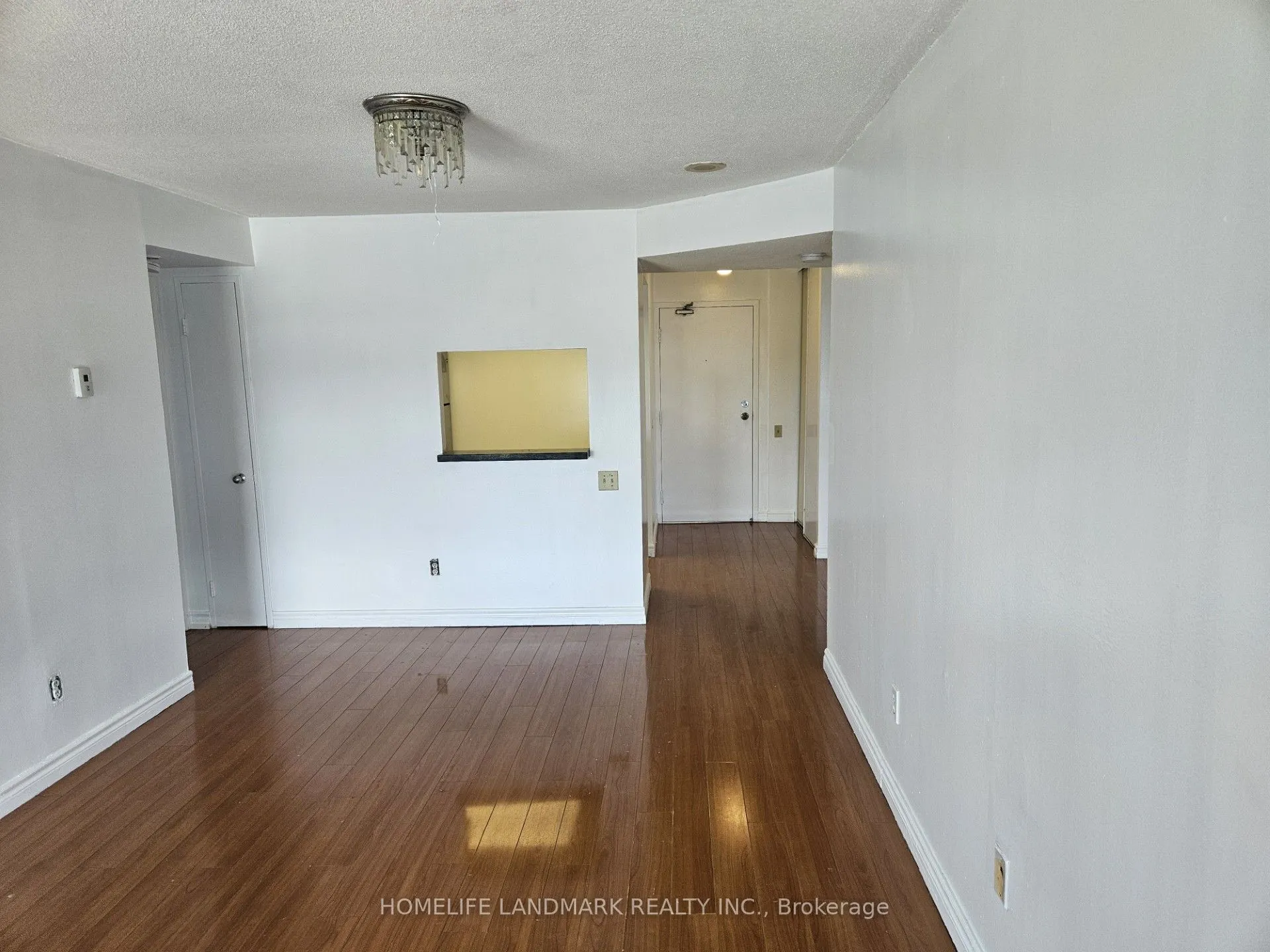 2460 Eglinton Avenue E, #901
