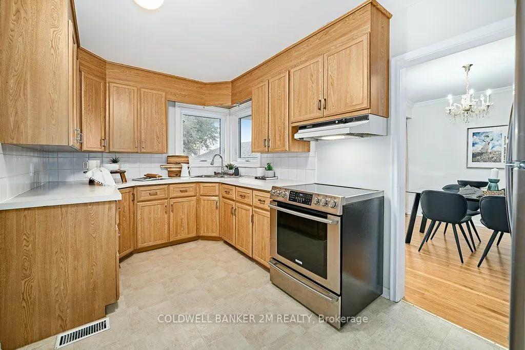 41 Roosevelt Avenue