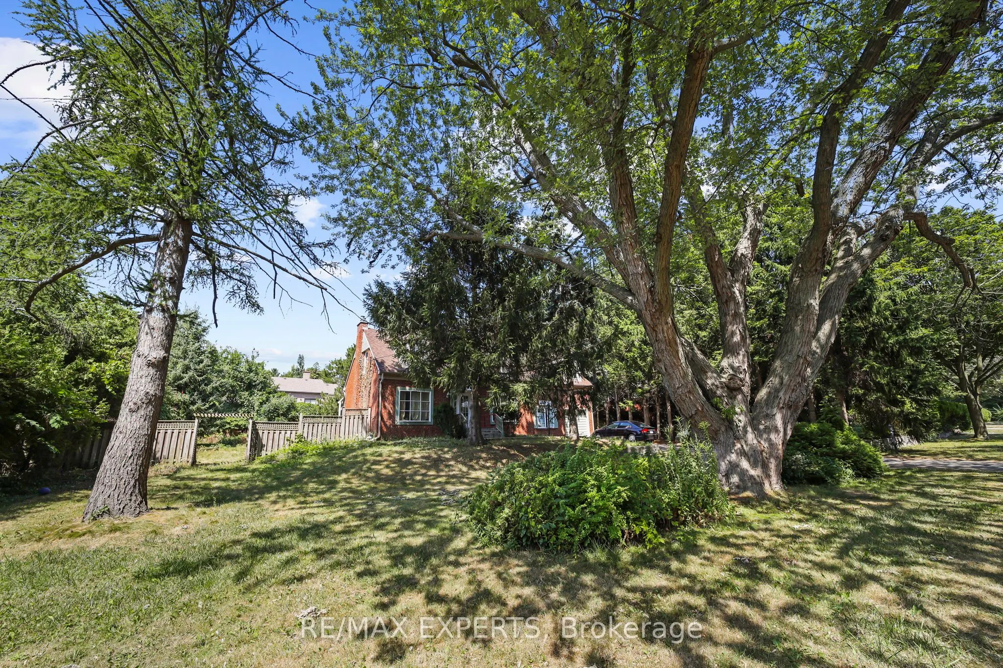 16 Bellehaven Crescent