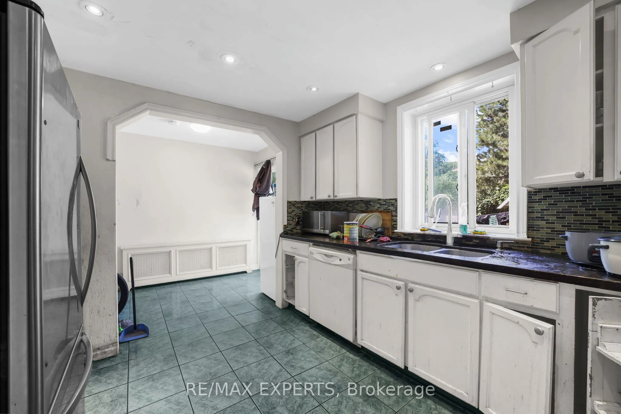 16 Bellehaven Crescent