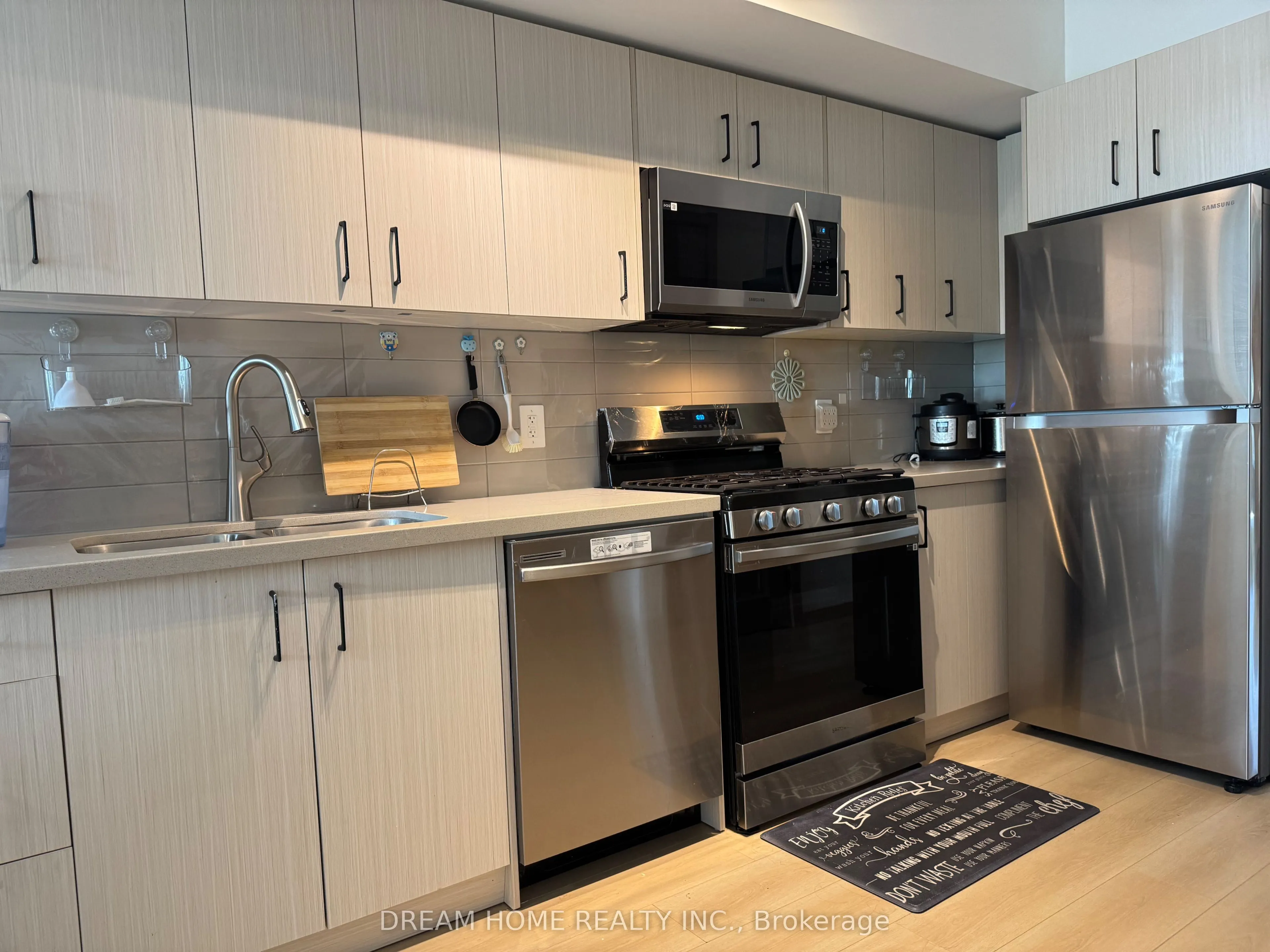 3425 Sheppard Avenue E, #205
