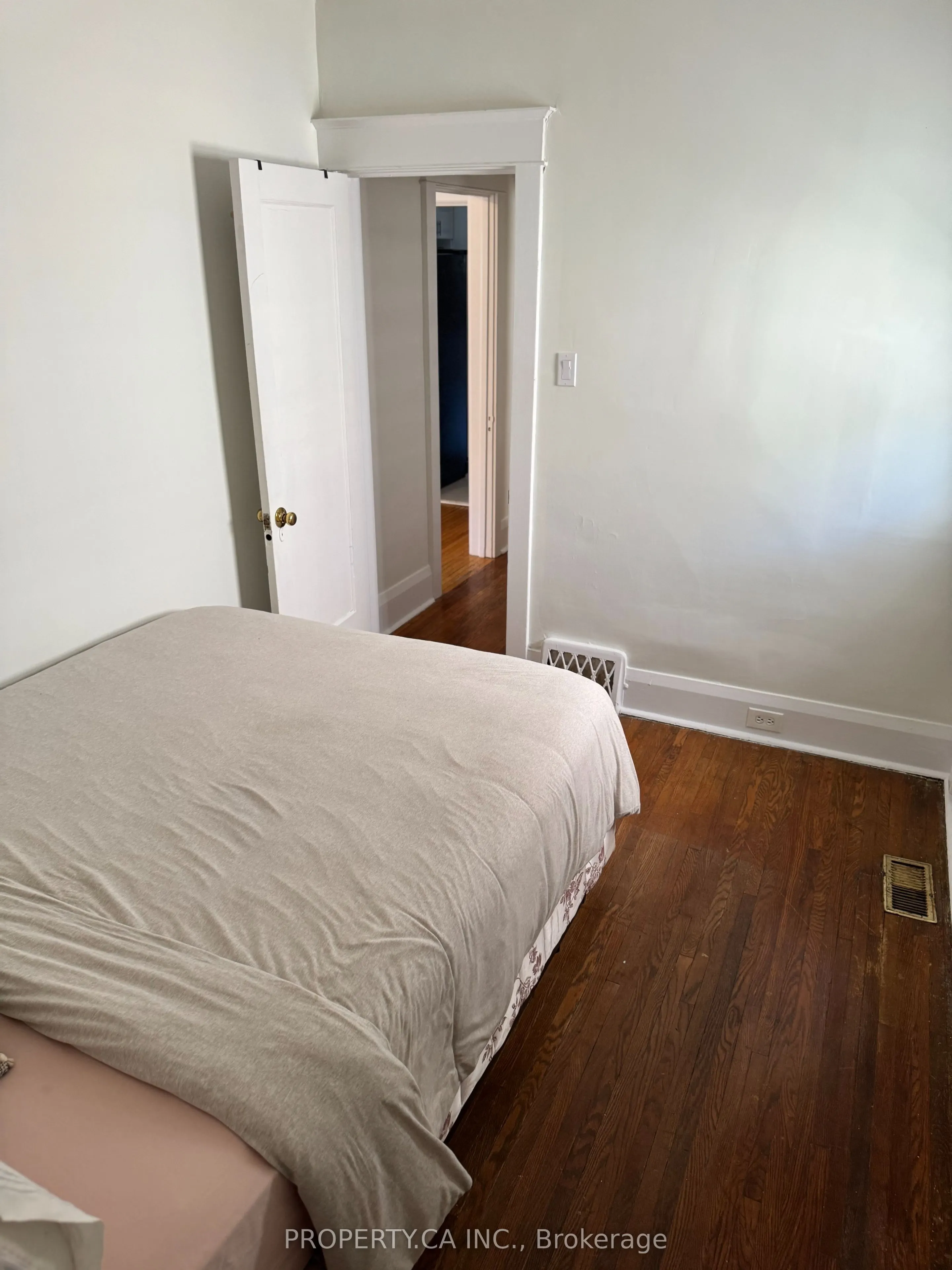 18 Westbrook Avenue