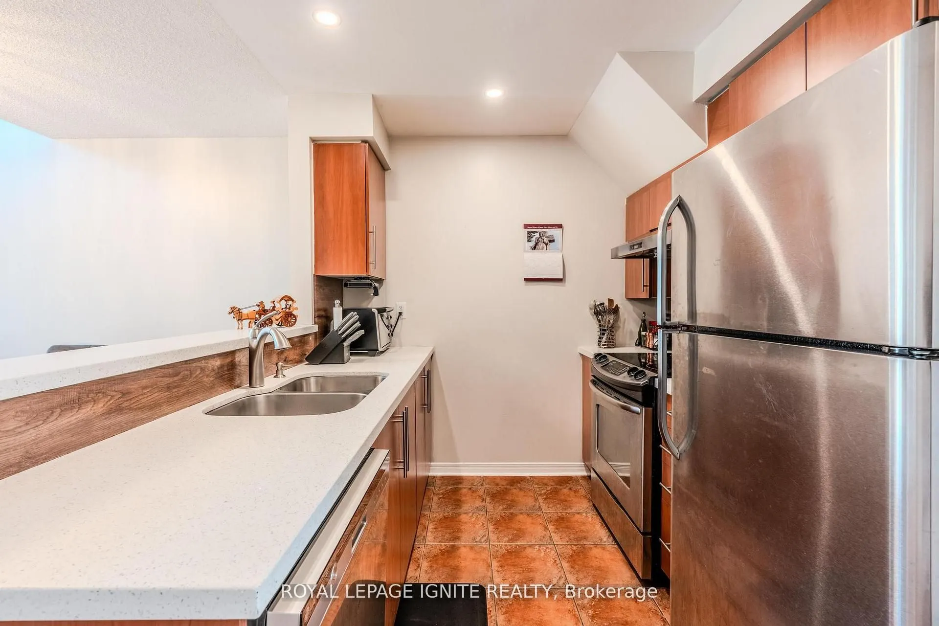 120 Petra Way, #3