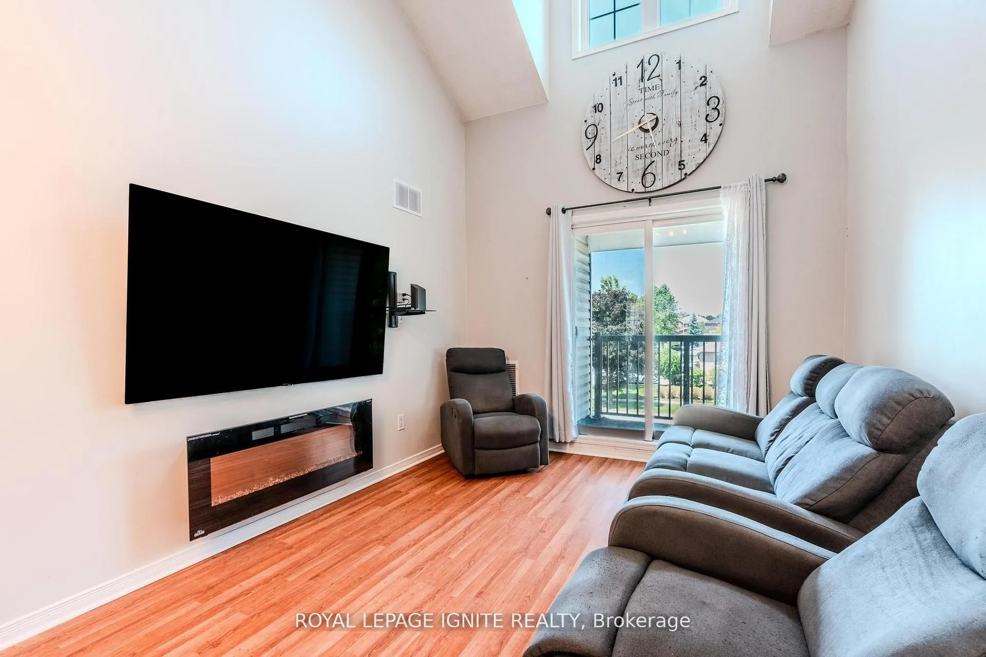 120 Petra Way, #3