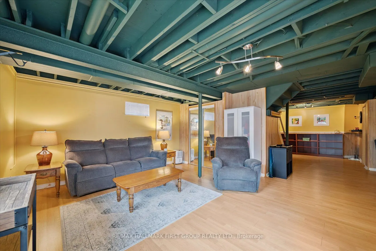 204 Lake Driveway W