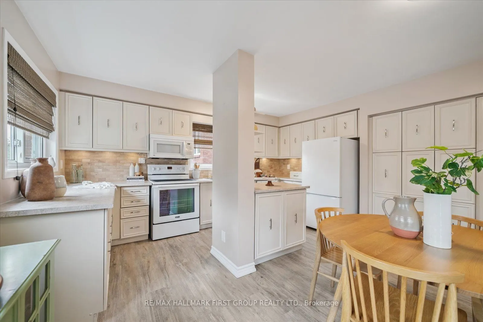 204 Lake Driveway W