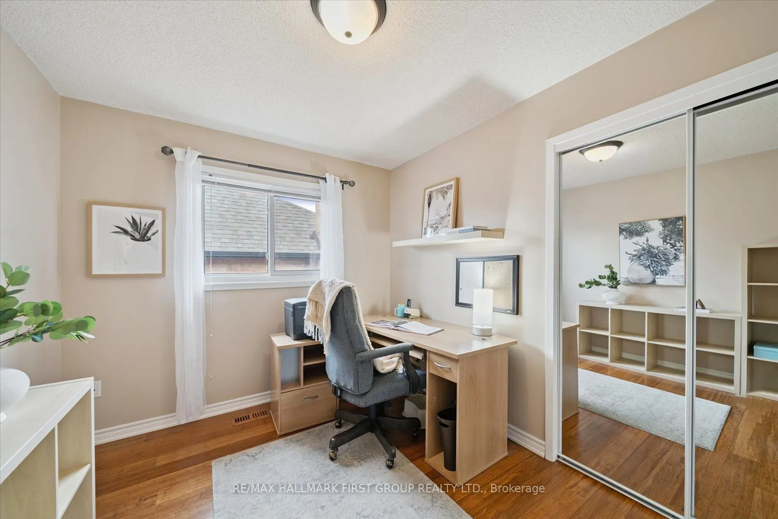 204 Lake Driveway W