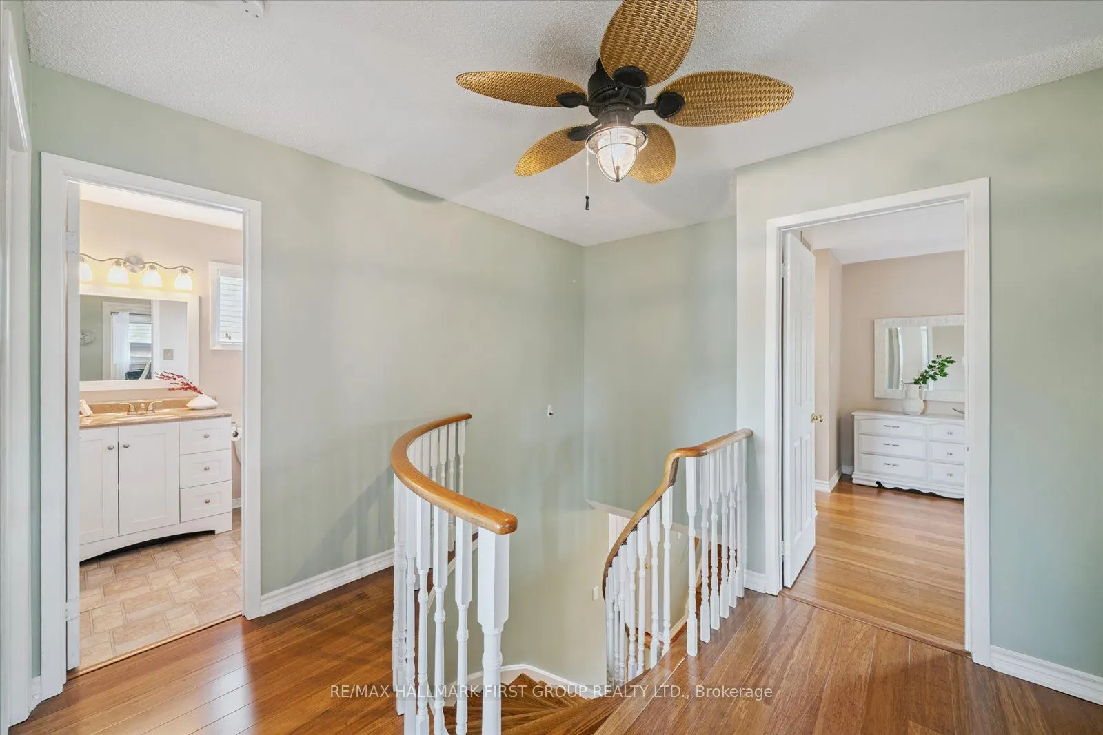 204 Lake Driveway W