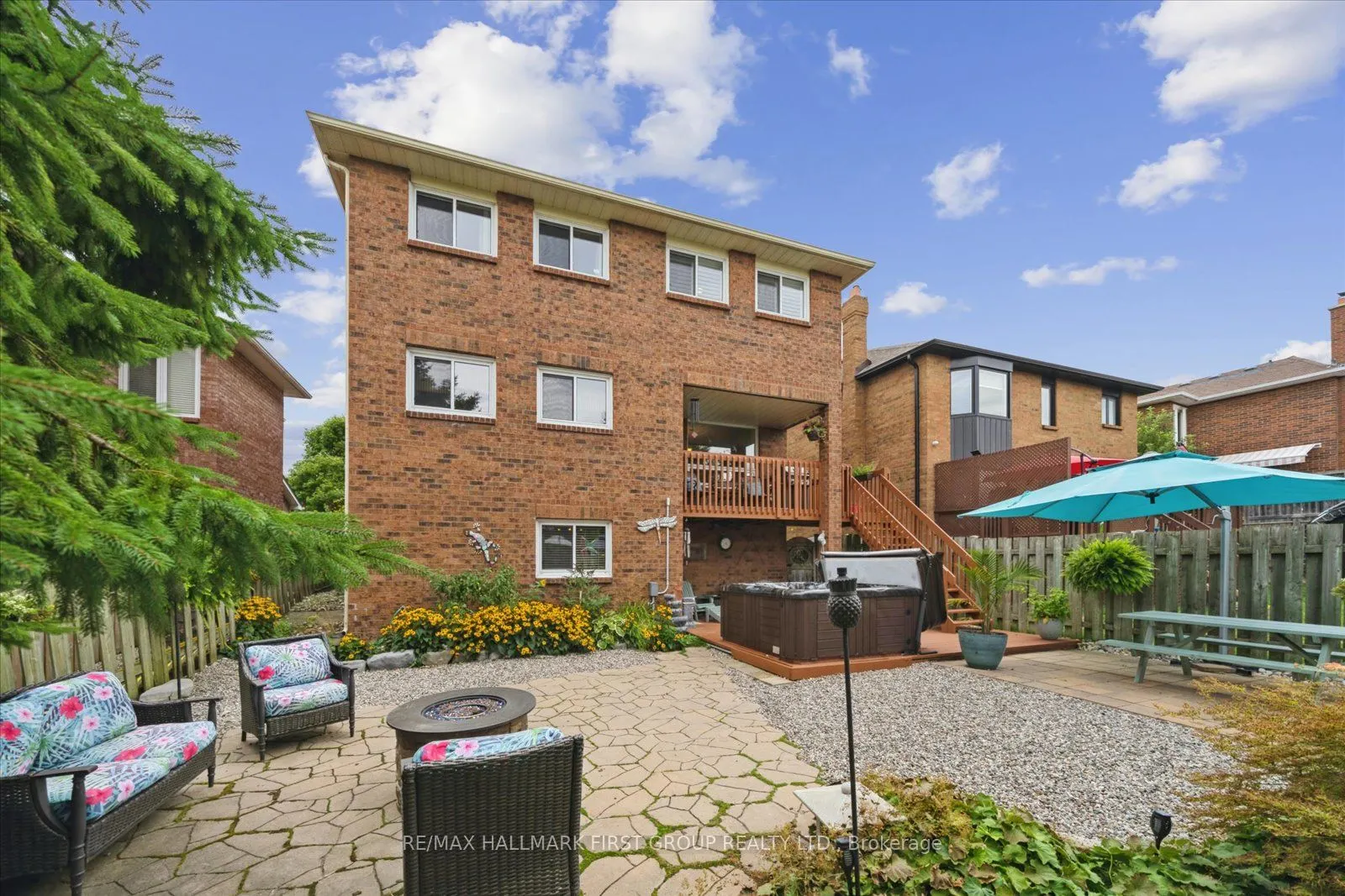 204 Lake Driveway W