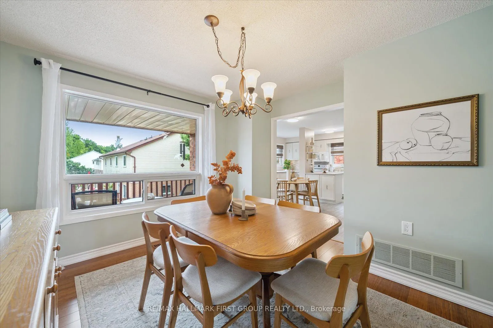 204 Lake Driveway W