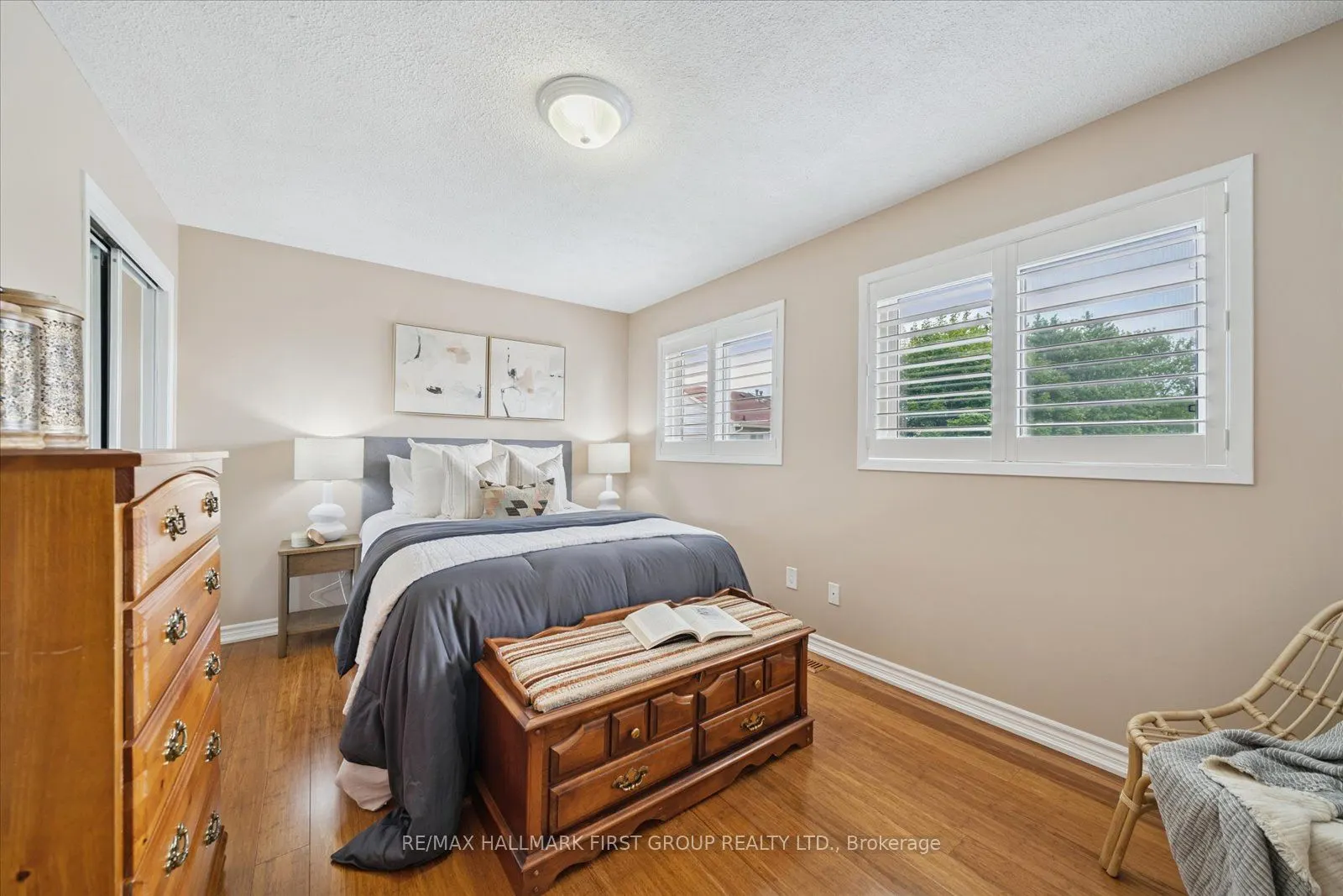 204 Lake Driveway W