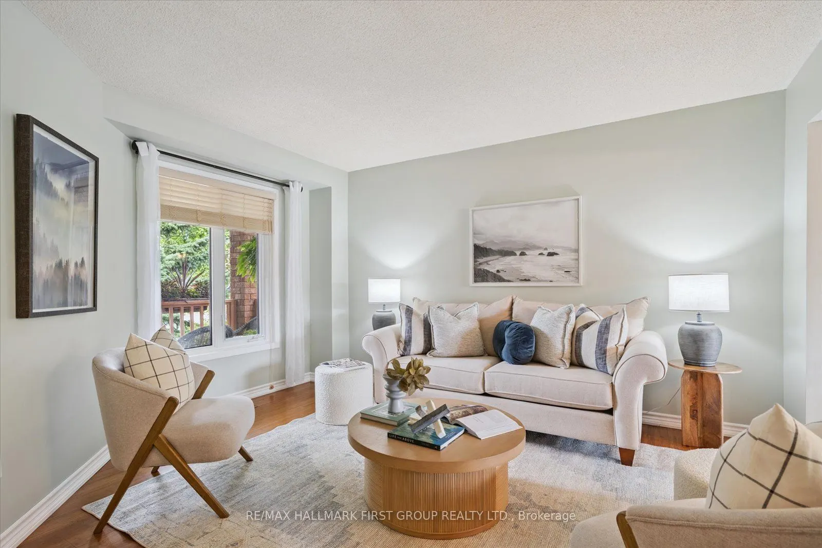 204 Lake Driveway W