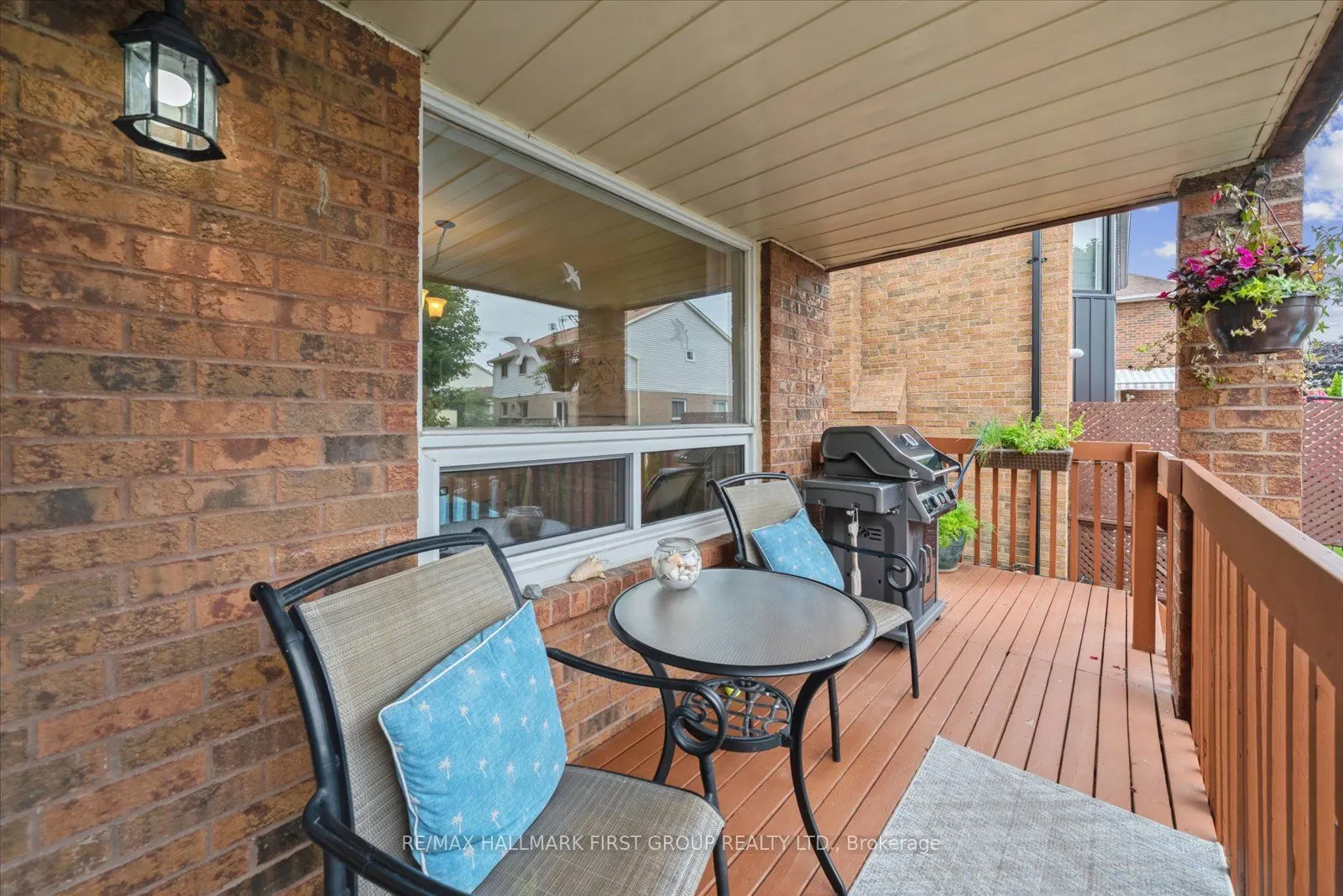 204 Lake Driveway W