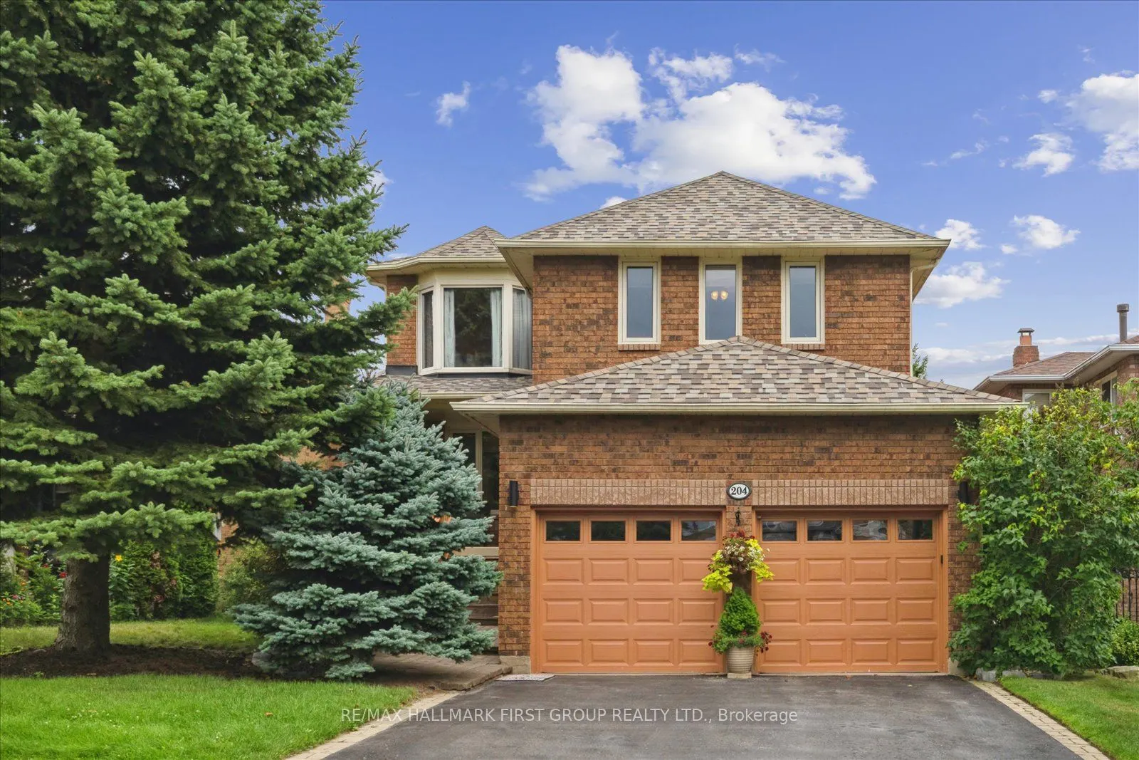 204 Lake Driveway W