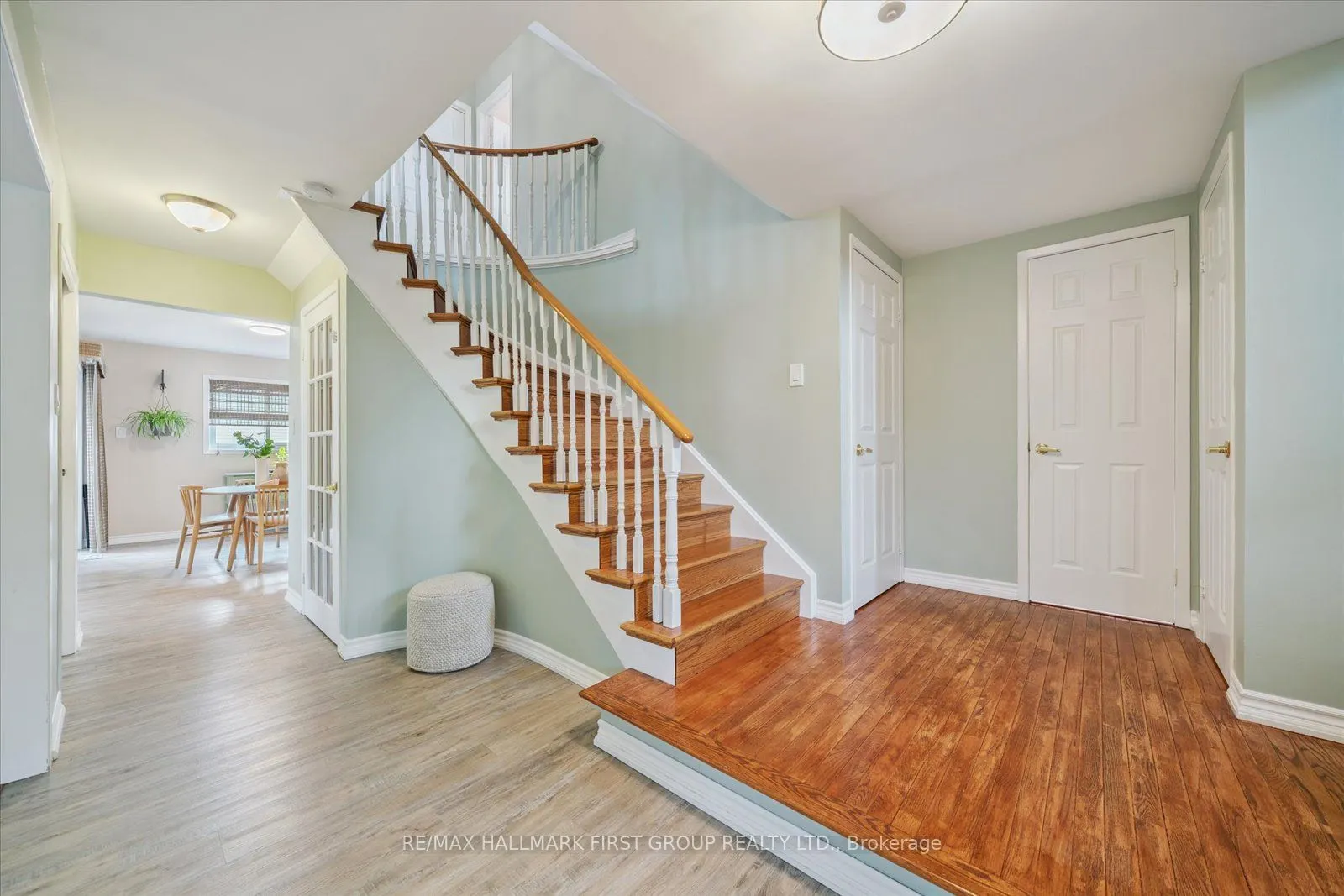 204 Lake Driveway W