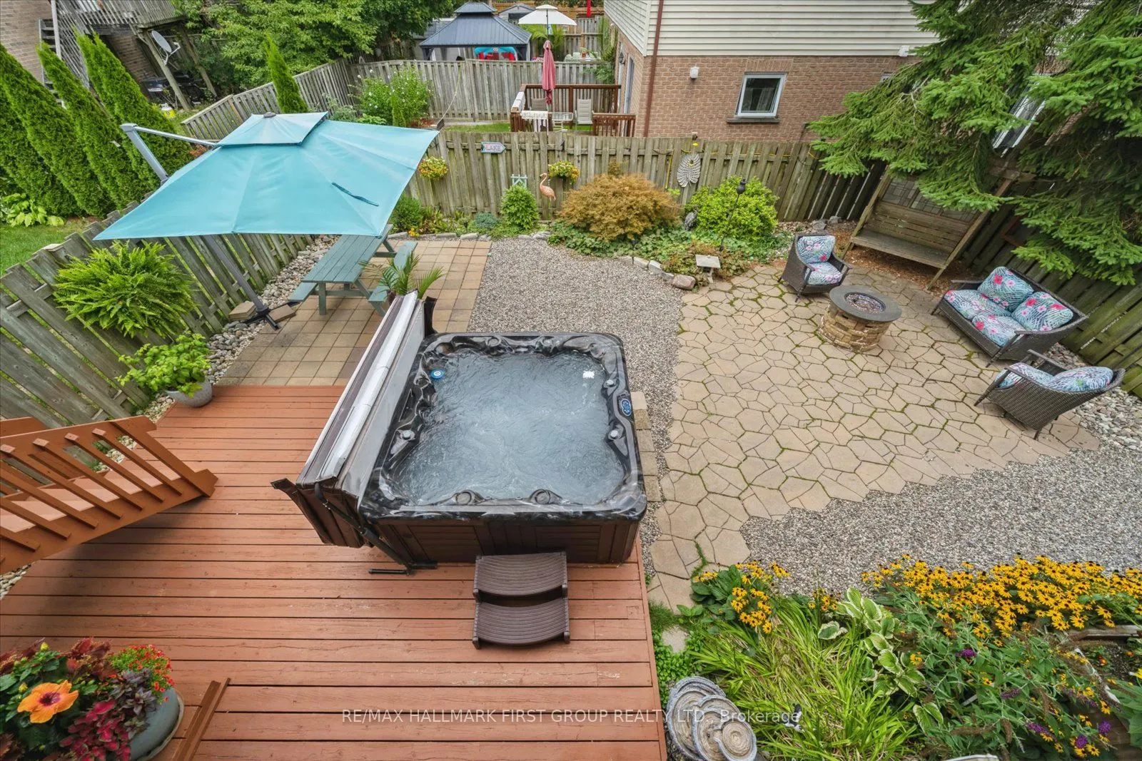 204 Lake Driveway W
