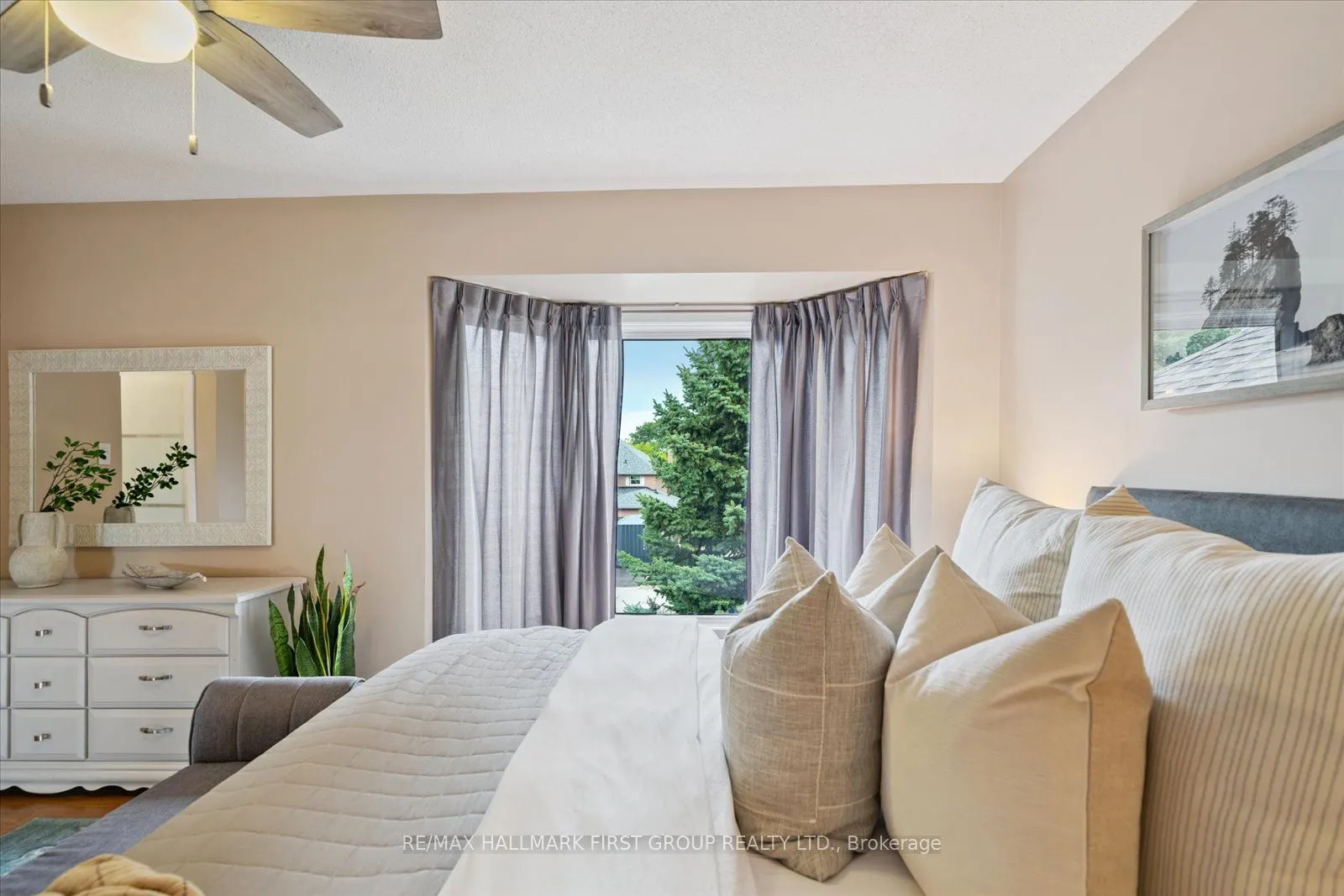 204 Lake Driveway W