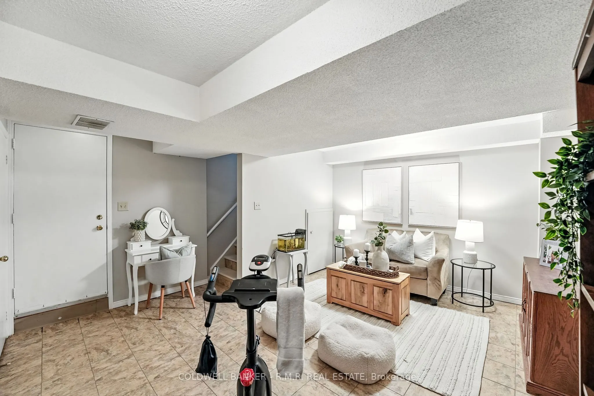 1801 Nichol Avenue, #14