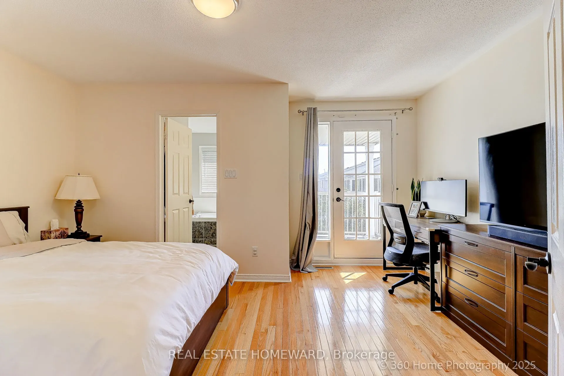 49 Ted Reeve Drive
