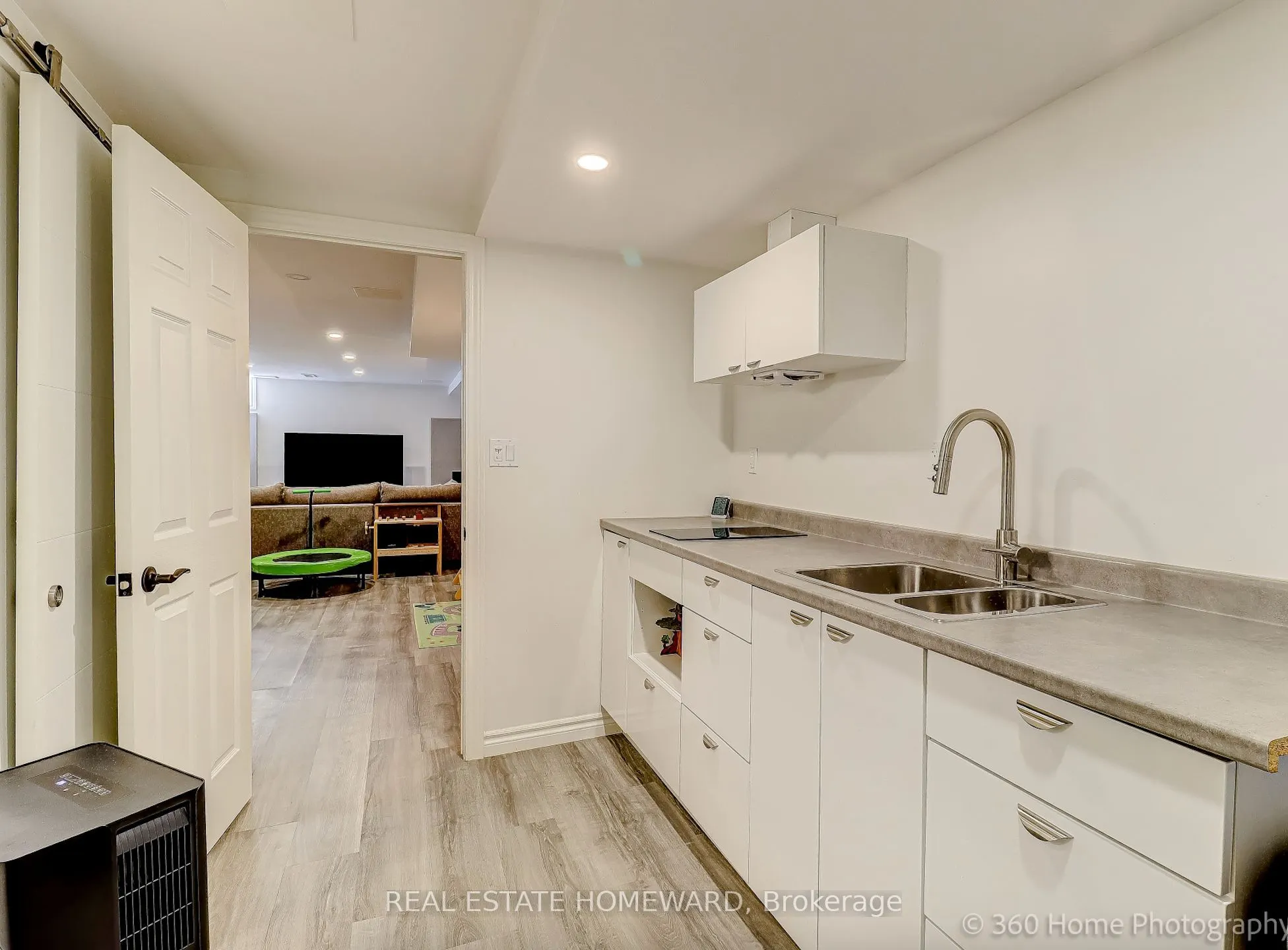 49 Ted Reeve Drive