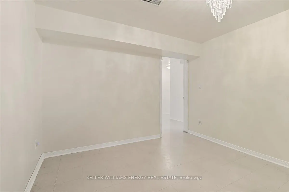 990 Glenbourne Drive
