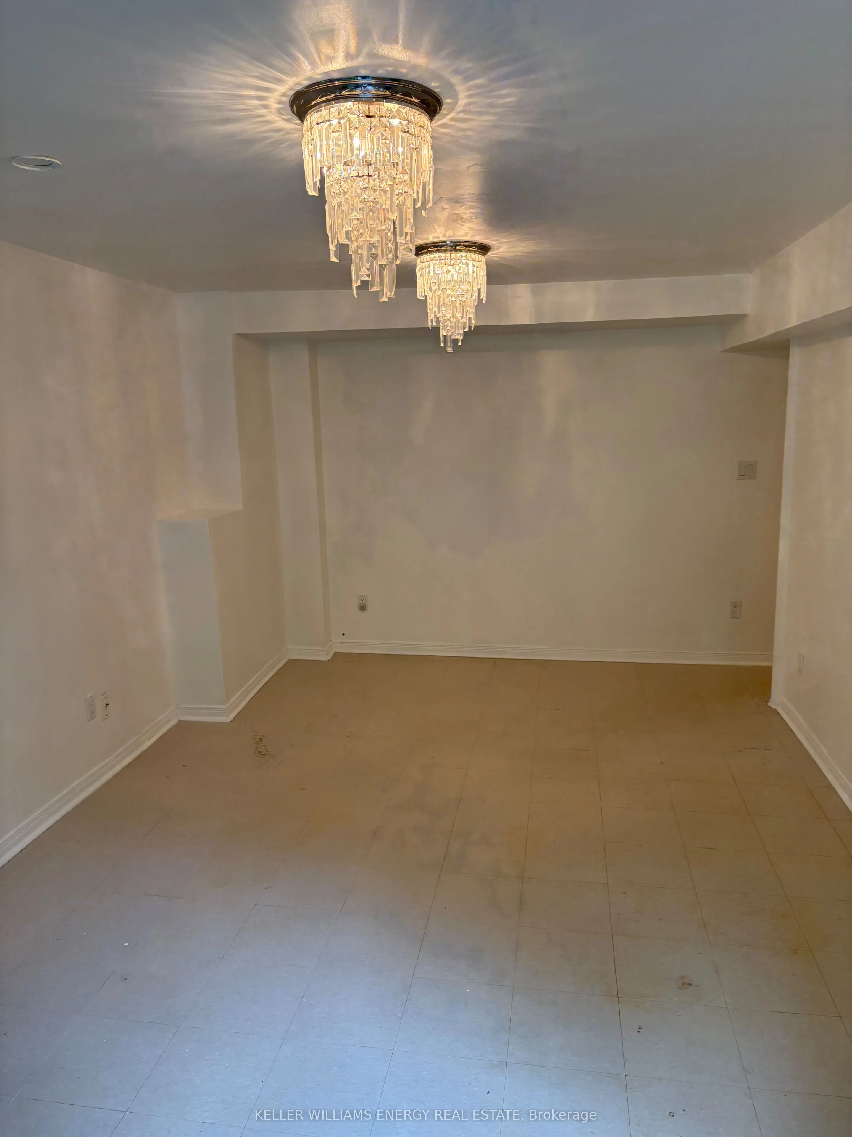 990 Glenbourne Drive