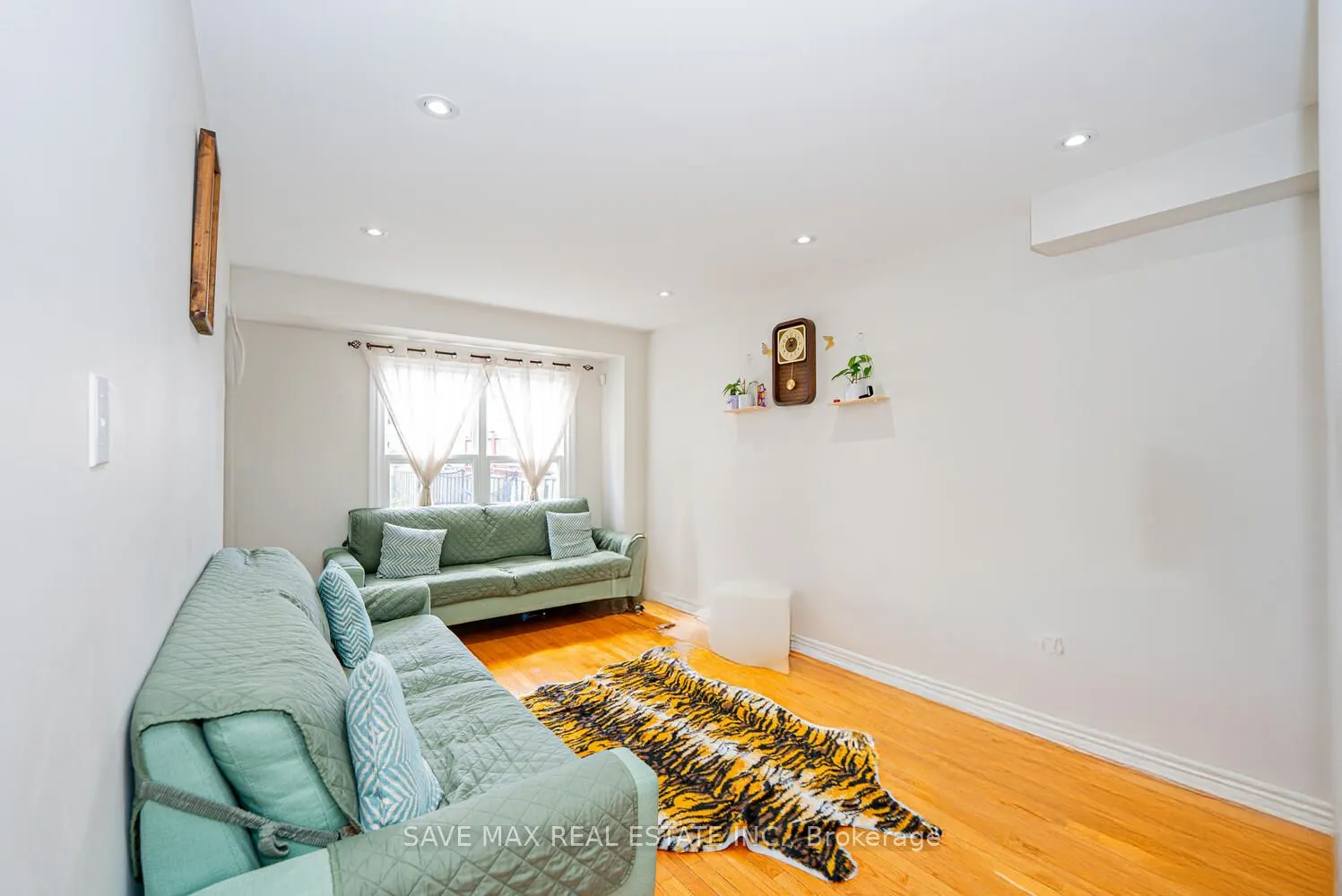 101 Alford Crescent