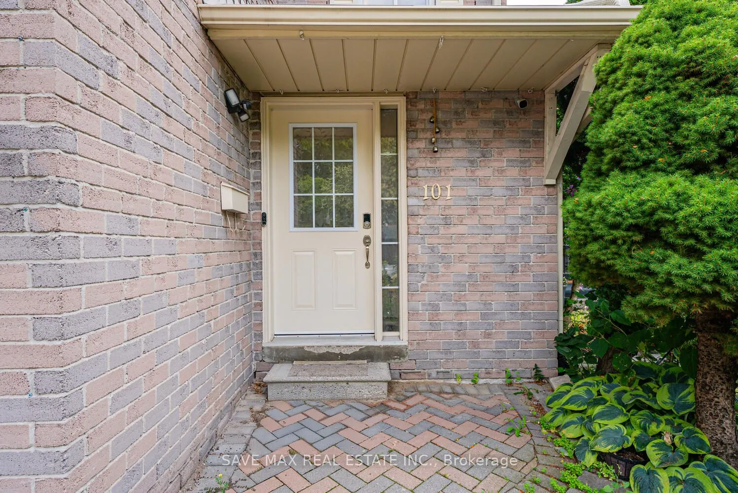 101 Alford Crescent