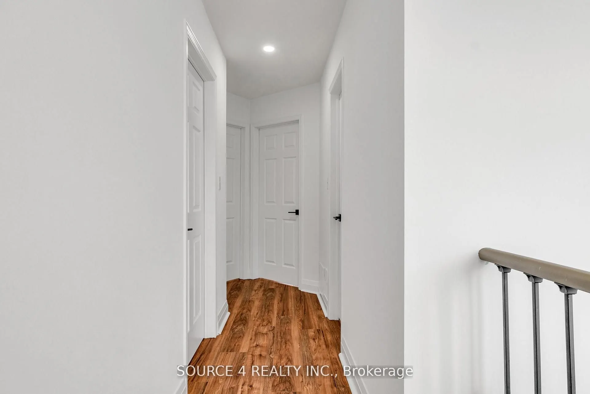1030 Timberland Crescent