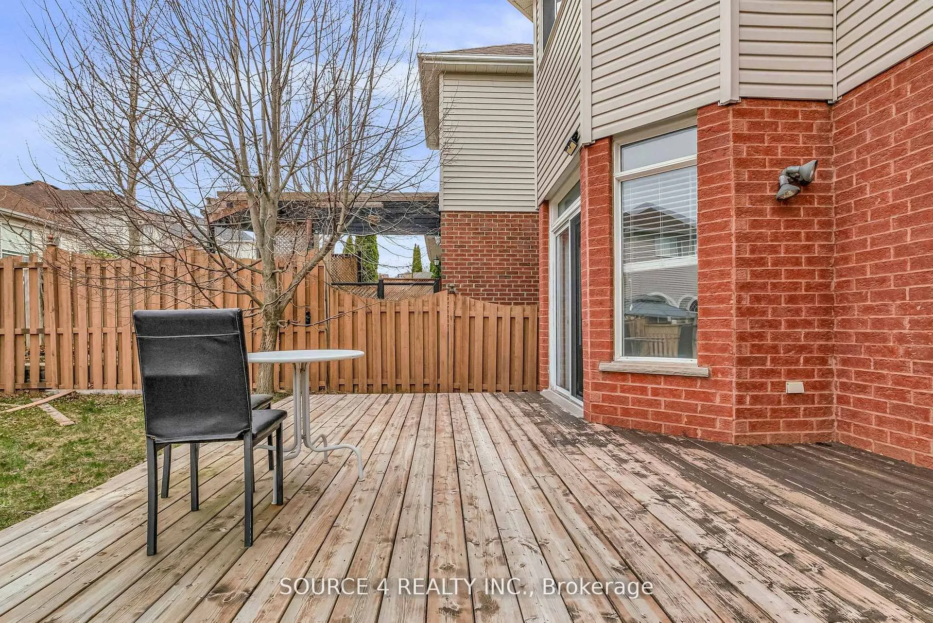 1030 Timberland Crescent