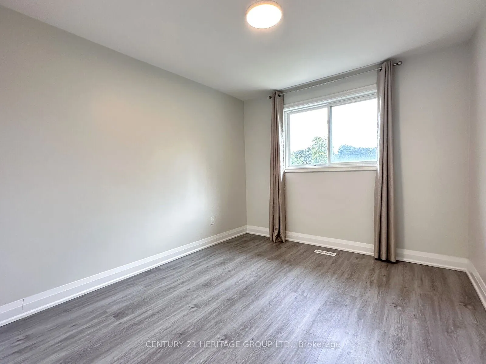 88 Glendower Circuit, #Upper